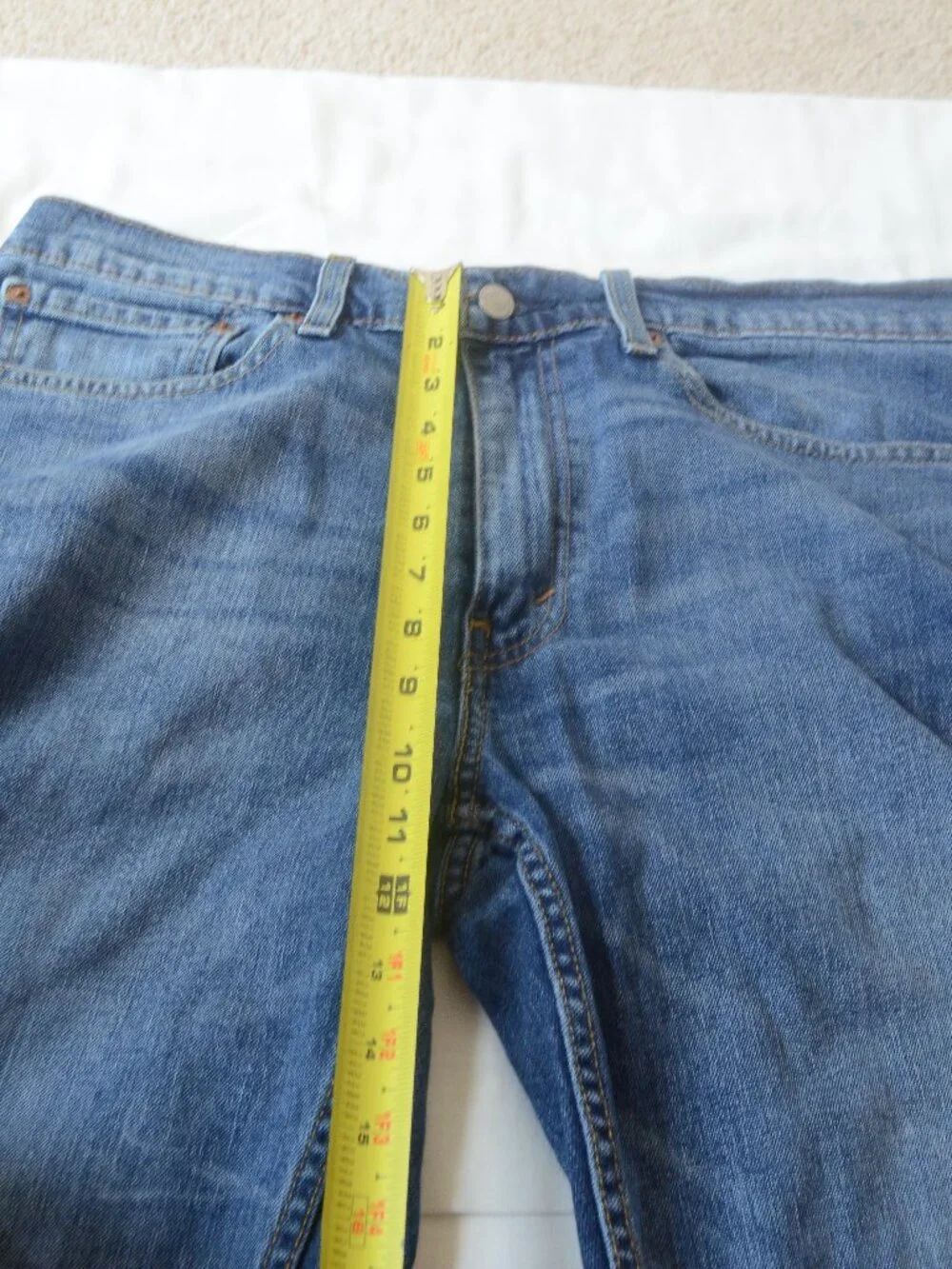 Levis measurements tag